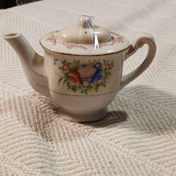 Floral Ceramic Teapot - Picture 1 of 8